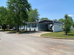 325 Edgewater Pines Dr SW, Warren, OH