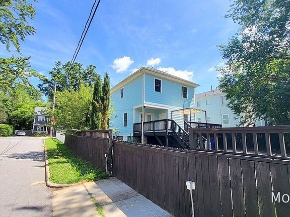 3rd image of 822 Lenoir St