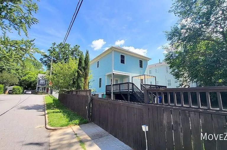 822 Lenoir St — Photo 3