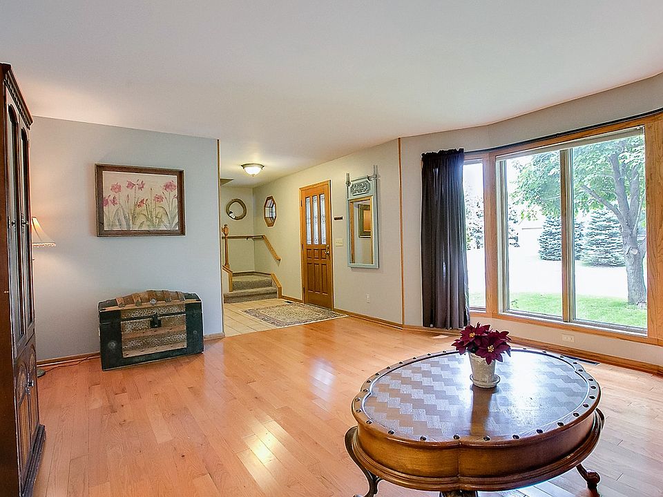 2nd image of 1004 Windcrest Dr SE