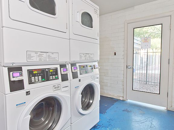 5th image of 601 N 6th Ave #114