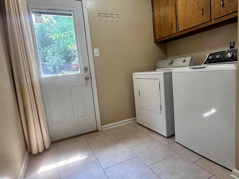 4497 Amanda Ln — Photo 22