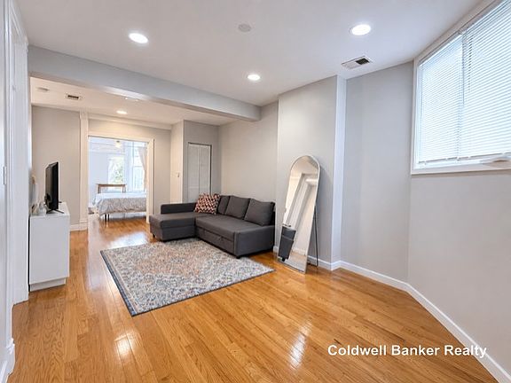 3rd image of 115 S Paulina St #3
