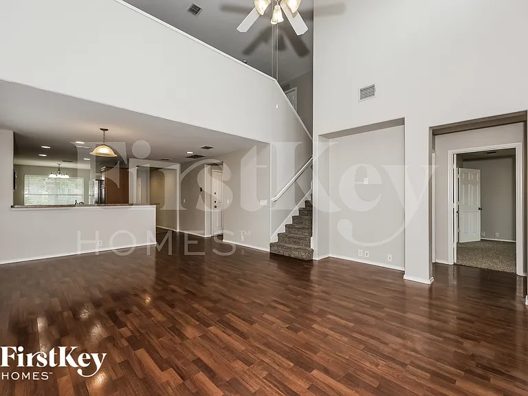 4500 Chris Dr — Photo 4