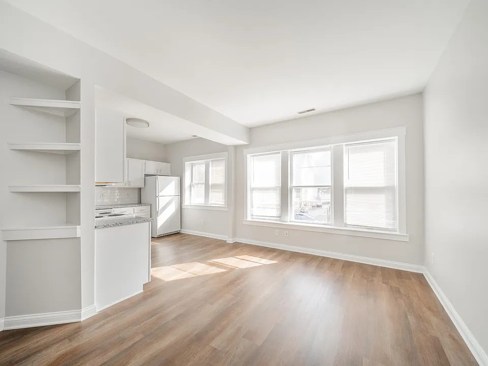 234 E 9th St