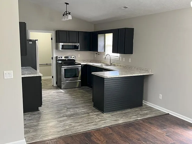 504 Reba Jackson Dr — Photo 18