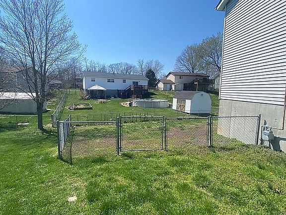 4th image of 411 Saint Rose Dr
