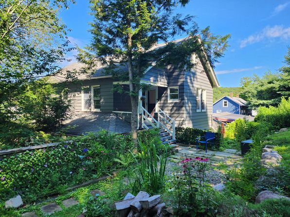 54 W Branchville Rd #B