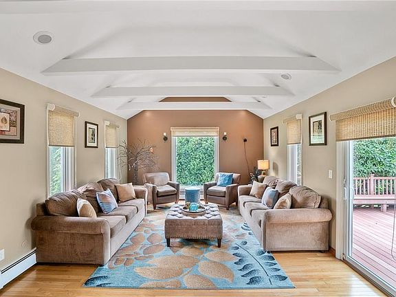 4th image of 33 Baldwin Orchard Dr