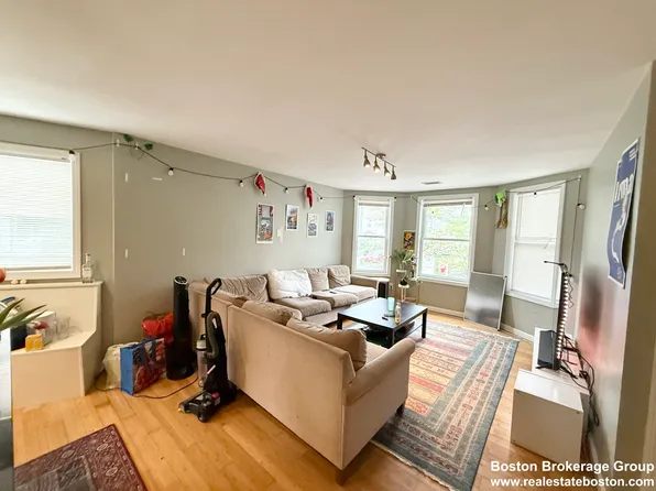 110-112 Chester St #1, Allston, MA 02134