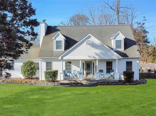 20 Washington Ave, Sound Beach, NY 11789