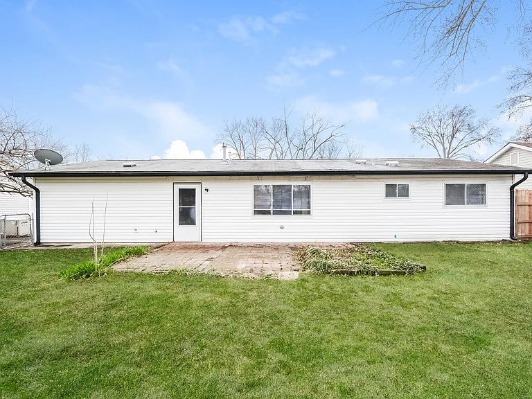 1145 Swallow Ln — Photo 13