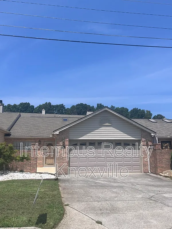 South Knoxville — Photo 2