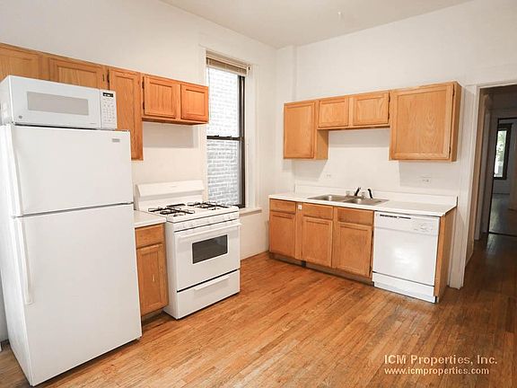 2nd image of 853 W Lill Ave