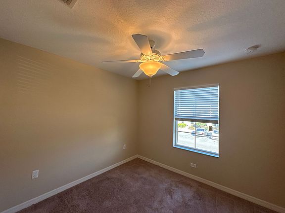 5th image of 272 Carina Cir