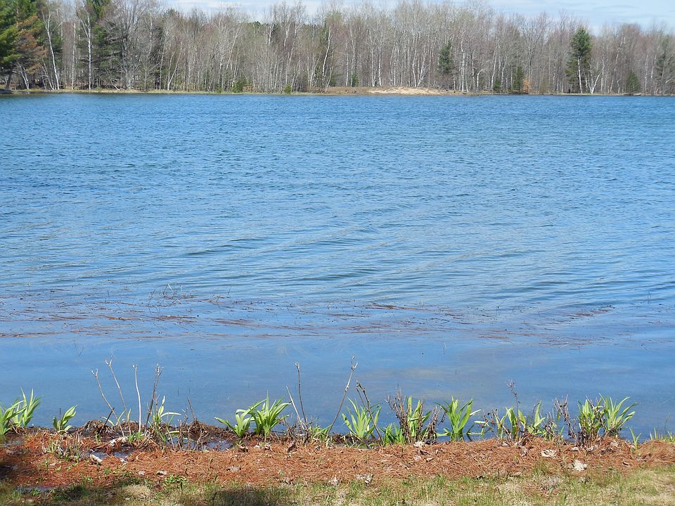 1st image of 861 Gitchegumee Dr
