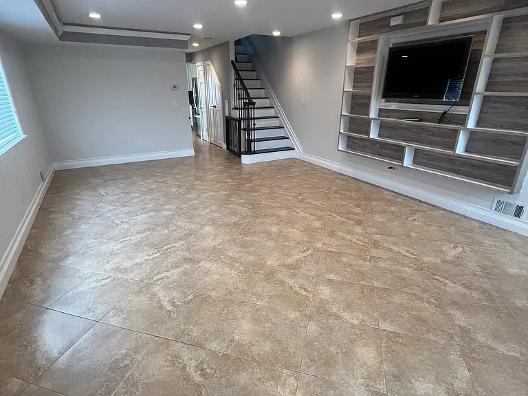 24 Darnell Ln #1 — Photo 2