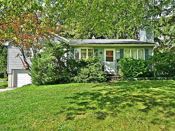 2nd image of 884 Keefer Rd