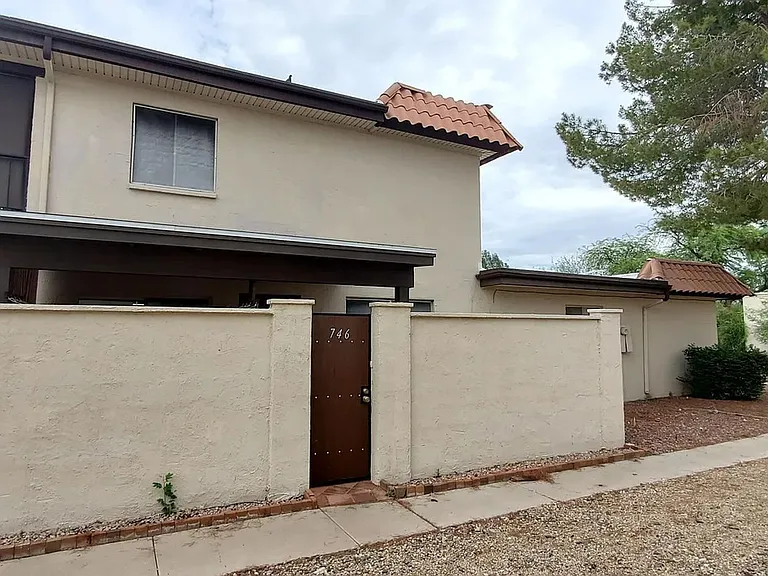 746 E Joan D Arc Ave — Photo 22