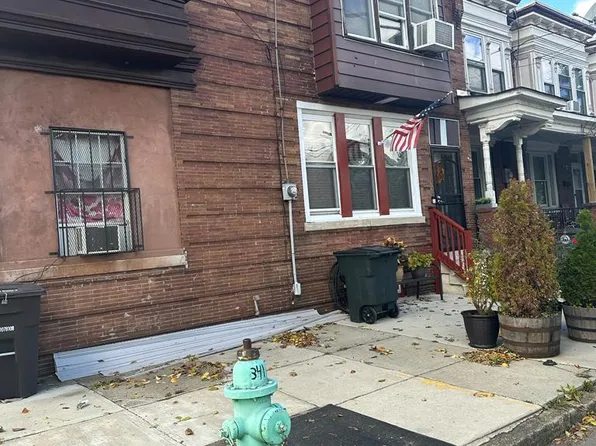 1919 S 4th St, Camden, NJ 08104