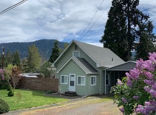 374 E Main St, Lowell, OR 97452