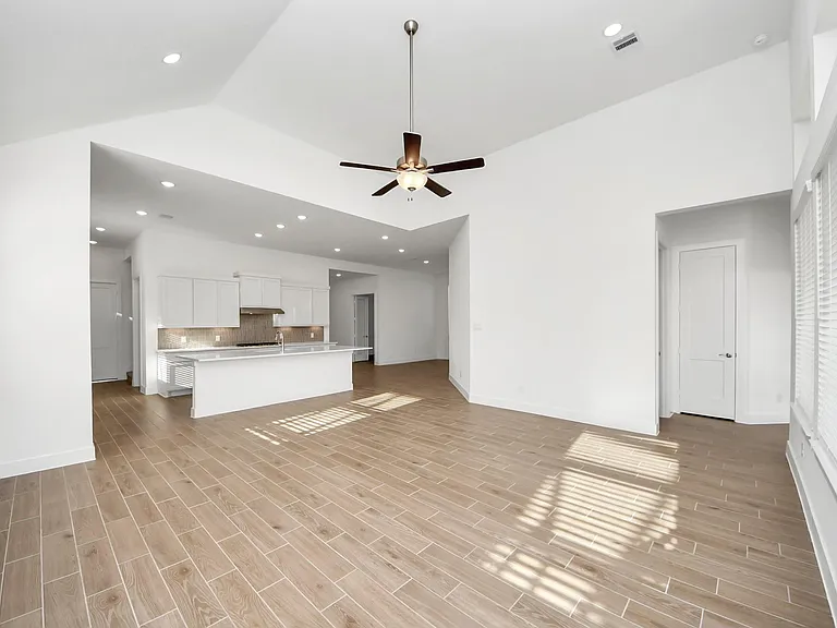25026 Midnight Willow — Photo 20