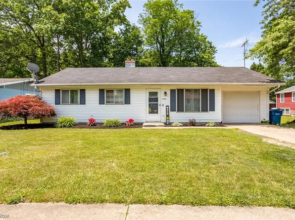 1032 Oakwood Dr, Vermilion, OH 44089