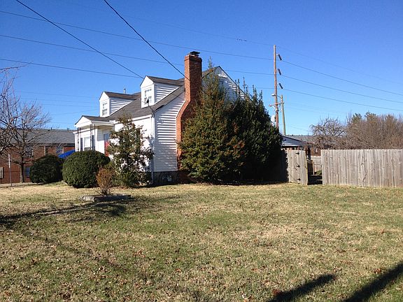 Nice large front yard with great fenced in back yard.