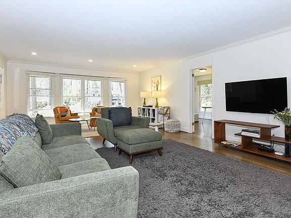 5th image of 108 Falkener Dr