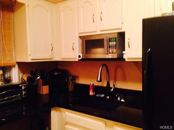 3rd image of 4 Kings Ct APT B