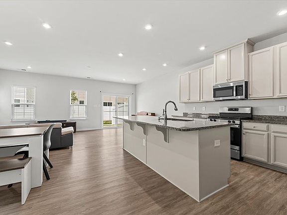 4th image of 120 Bicameral Ln