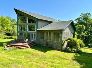 1815 Whitetail Rd, Decorah, IA 52101