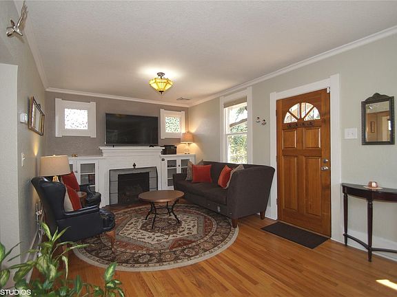 3rd image of 1409 Rosemary St