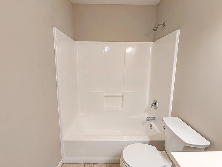 21530 Warwick Ct — Photo 35