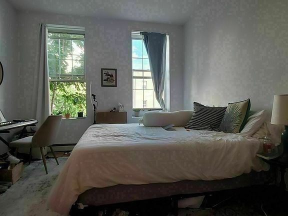 5th image of 105 Cornelia St #1BB