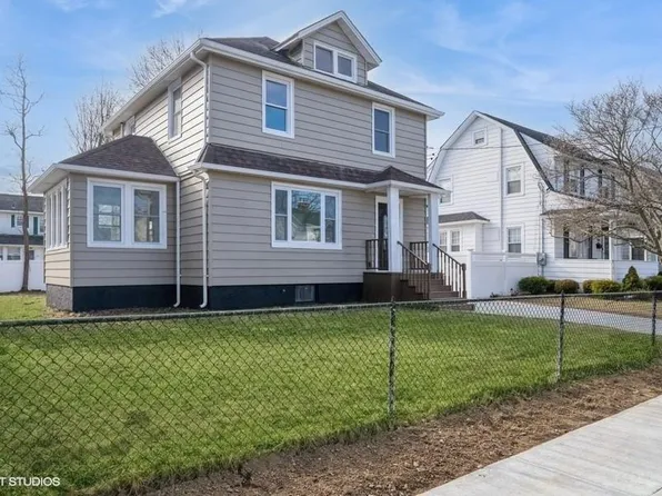 407 Clinton Street, Bellmore, NY 11710