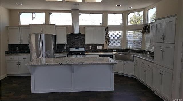1st image of 18 Dorchester Dr