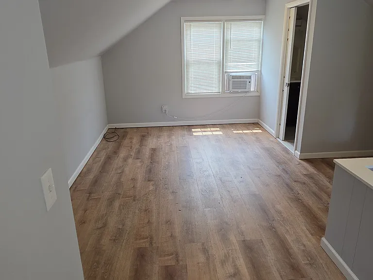 521 N Rembrandt Ave — Photo 24