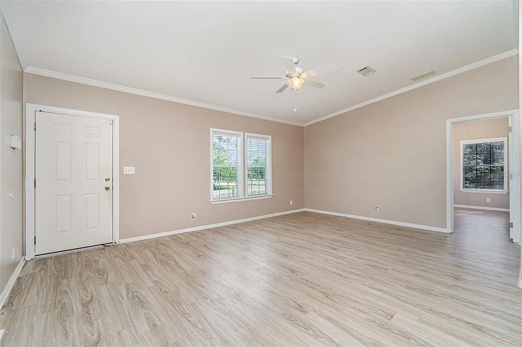 3 bed, 2.0 bath, 1440 sqft, $2,000 — Photo 2
