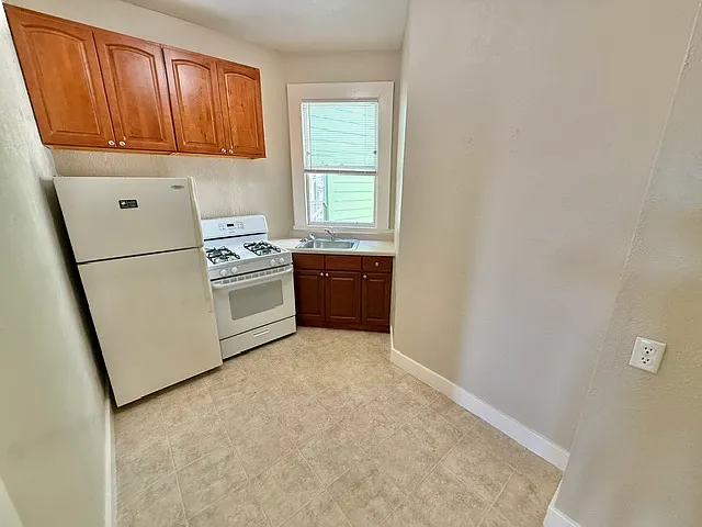 Studio, 327 sqft, $2,995 — Photo 4