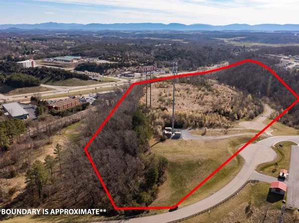 Augusta Woods Dr, Staunton, VA 24401