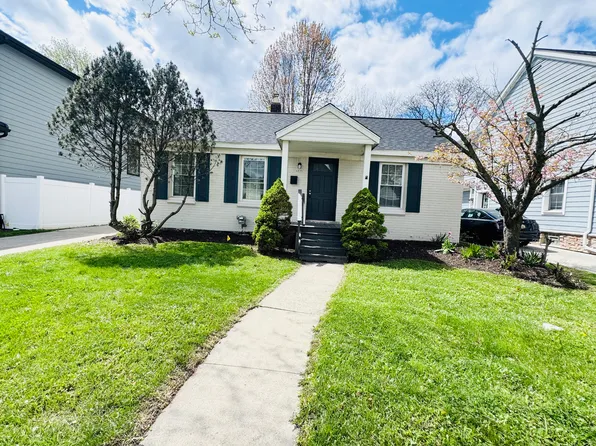 1948 Henrietta St, Birmingham, MI 48009