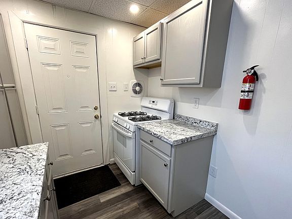 3rd image of 452 W Philadelphia St #1