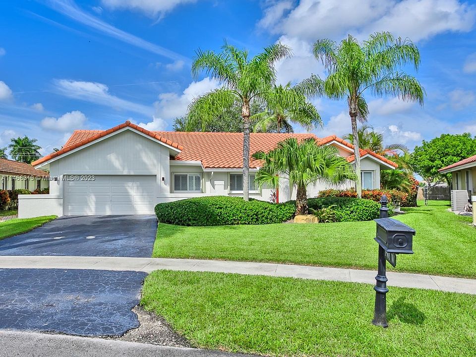 1st image of 1501 W Oak Knoll Cir