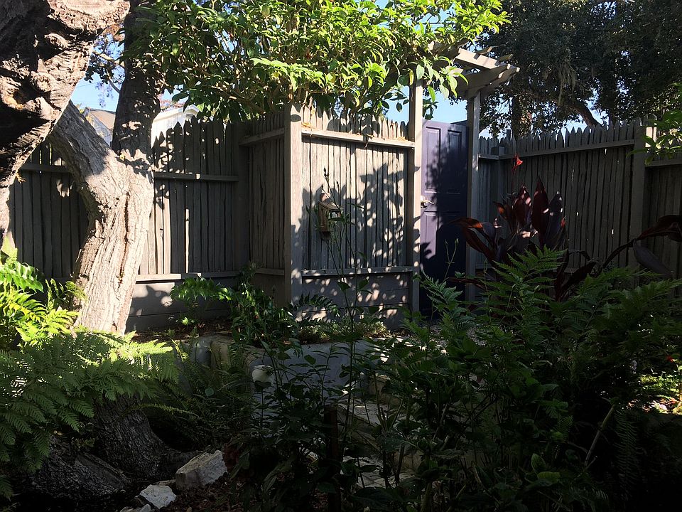 Entrance Garden and Gate