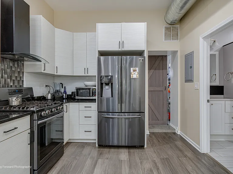 522 N Armour St #1 — Photo 13