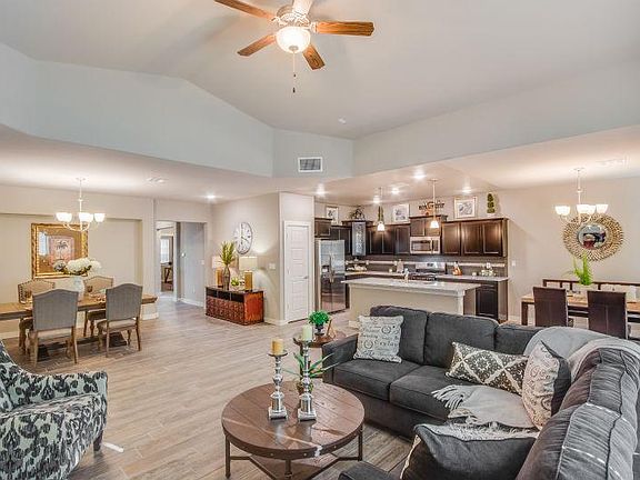 4th image of 904 Pecos River Pl