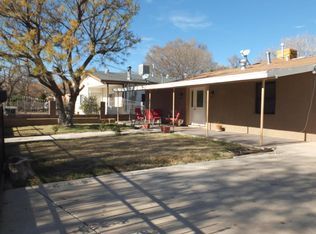 823 Emmason Dr SW, Albuquerque, NM 87105