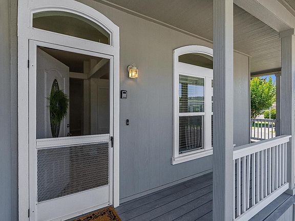 4th image of 10 Camelia Drive