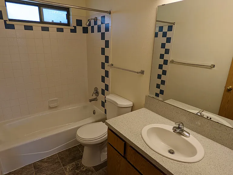 2257 London Way — Photo 10